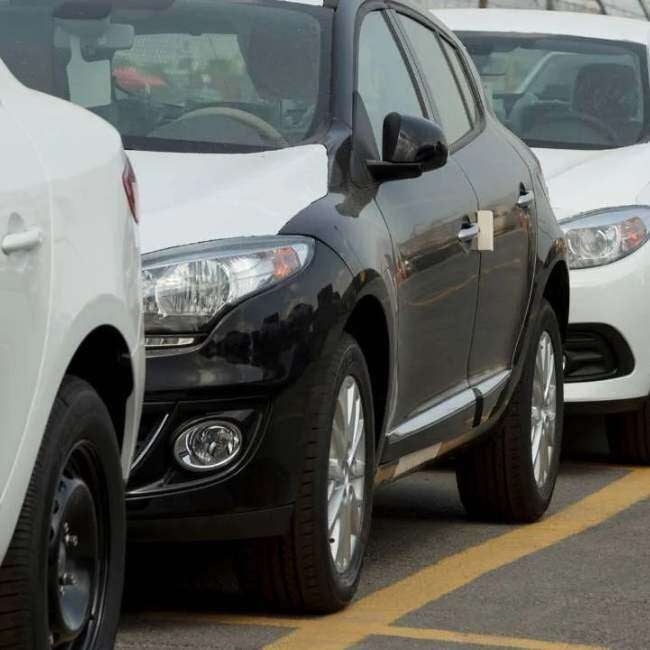 car-logistics-vehicle-staging
