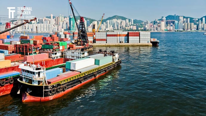 container handling in ports