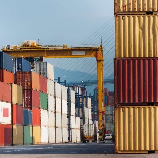 container-terminal-logistics-2